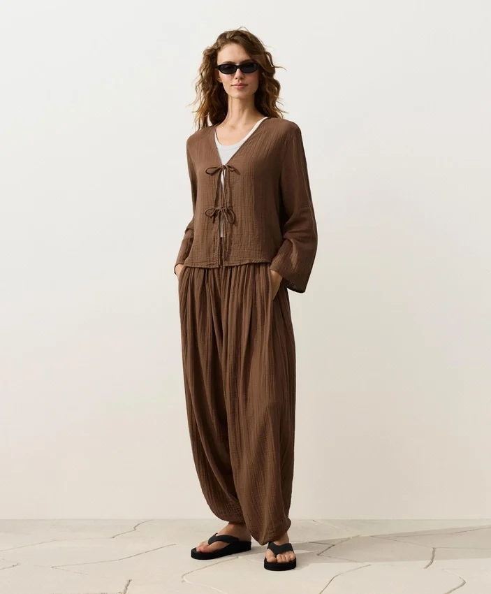 Long-Sleeved Shirt with Ties 100% Cotton Long-Sleeved Shirt with Ties 100% Cotton