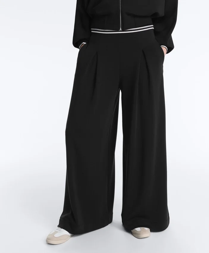 Long Wide-Leg Trousers with Soft Touch Modal and Pleats Long Wide-Leg Trousers with Soft Touch Modal and Pleats