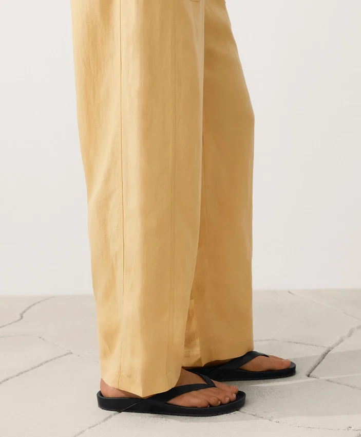 Lyocell Blend and 24% Linen Straight Trousers Lyocell Blend and 24% Linen Straight Trousers