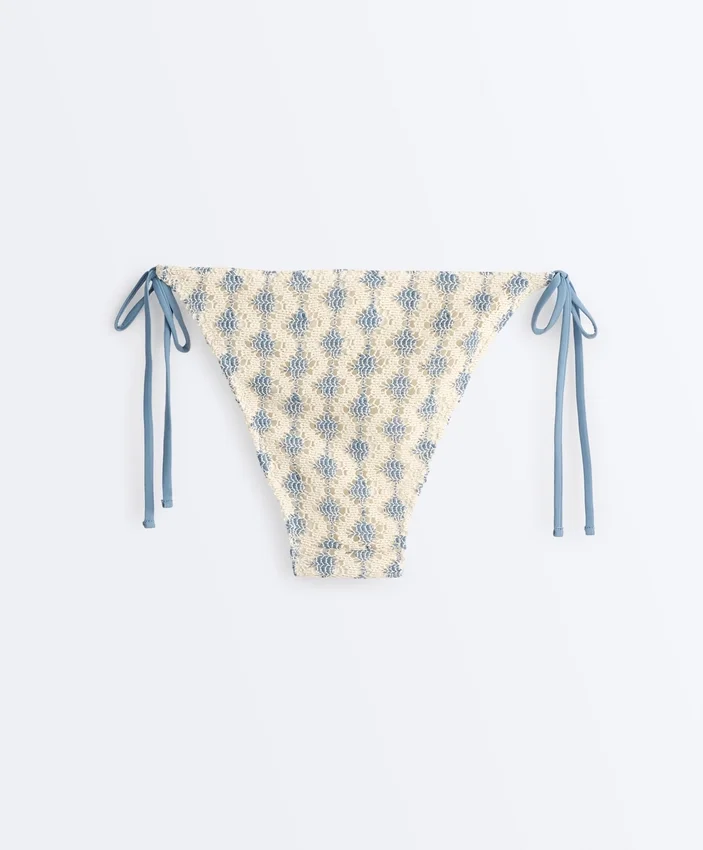 Medium-Coverage Wave Crochet Tie Bikini Briefs Medium-Coverage Wave Crochet Tie Bikini Briefs