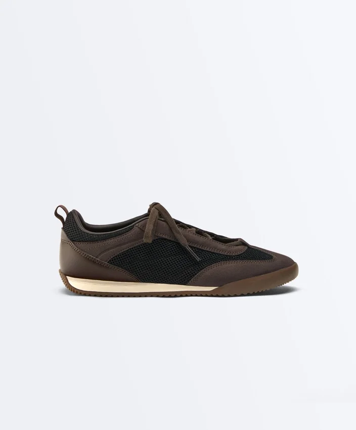 Mixed-Material Mesh Trainers Mixed-Material Mesh Trainers