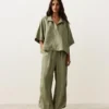 Oversize 100% Linen Short-Sleeved Shirt Oversize 100% Linen Short-Sleeved Shirt