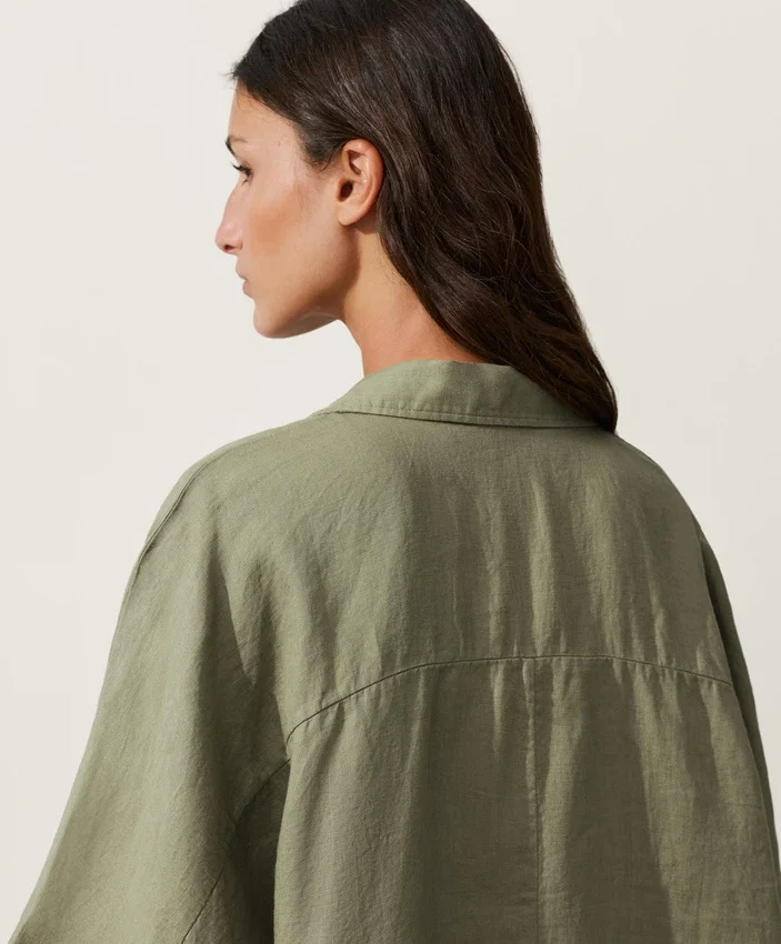 Oversize 100% Linen Short-Sleeved Shirt Oversize 100% Linen Short-Sleeved Shirt