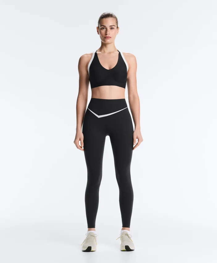 Perfect-Adapt Medium-Support Contrast Sports Bra Perfect-Adapt Medium-Support Contrast Sports Bra