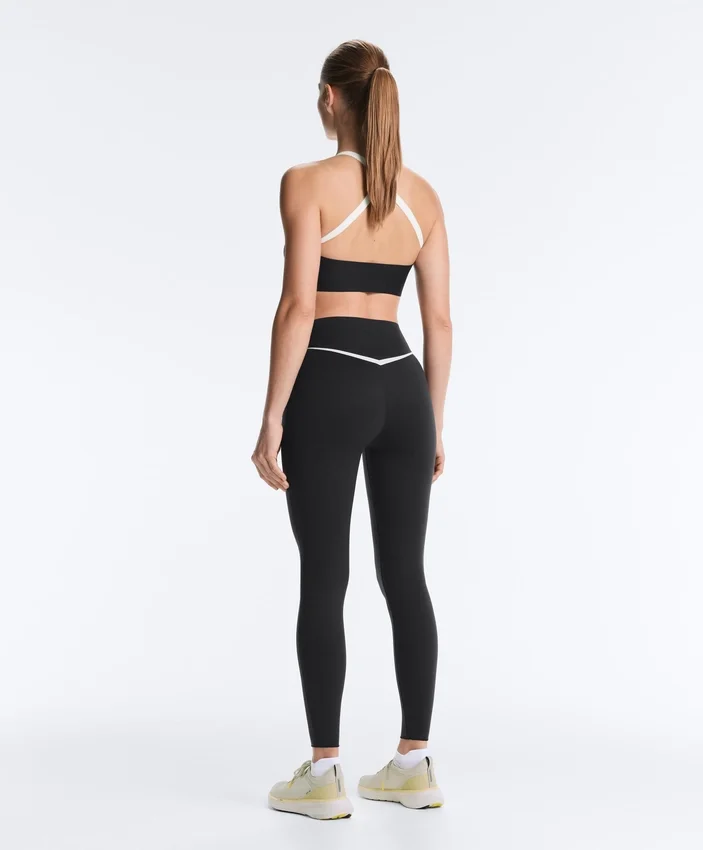 Perfect-Adapt Medium-Support Contrast Sports Bra Perfect-Adapt Medium-Support Contrast Sports Bra