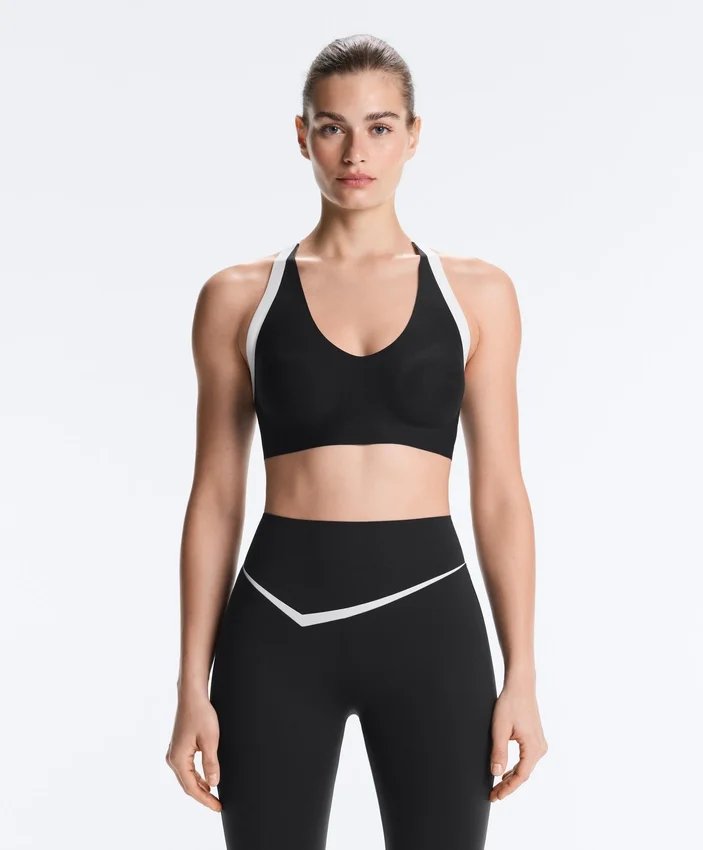 Perfect-Adapt Medium-Support Contrast Sports Bra Perfect-Adapt Medium-Support Contrast Sports Bra