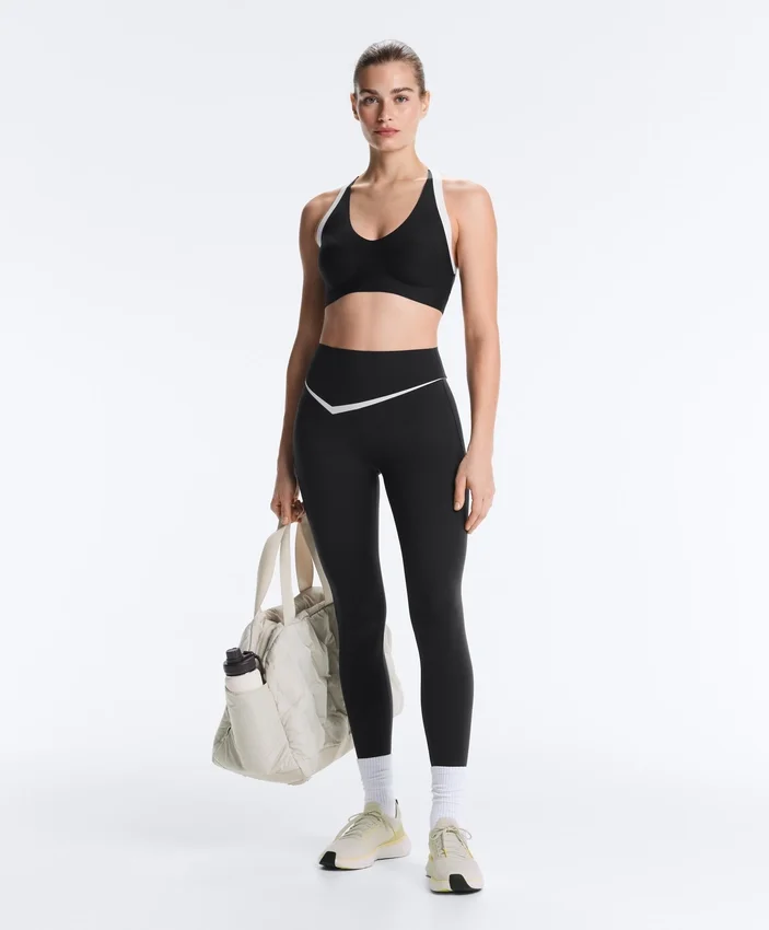 Perfect-Adapt Medium-Support Contrast Sports Bra Perfect-Adapt Medium-Support Contrast Sports Bra