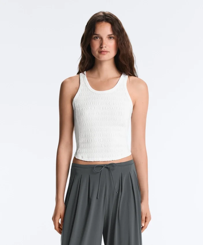 Seamless Sleeveless Smocked T-Shirt Seamless Sleeveless Smocked T-Shirt