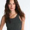 Seamless Sleeveless Smocked T-Shirt Seamless Sleeveless Smocked T-Shirt