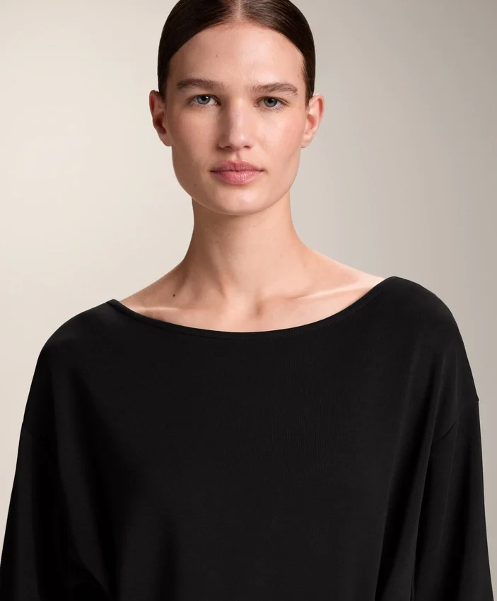 Soft-Touch Knotted Sweatshirt with Modal Soft-Touch Knotted Sweatshirt with Modal