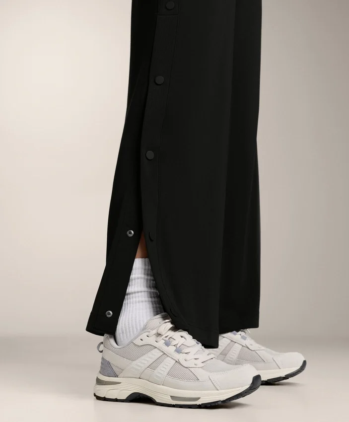 Straight-Leg Trousers with Buttons and Rib with Soft-Touch Modal Straight-Leg Trousers with Buttons and Rib with Soft-Touch Modal