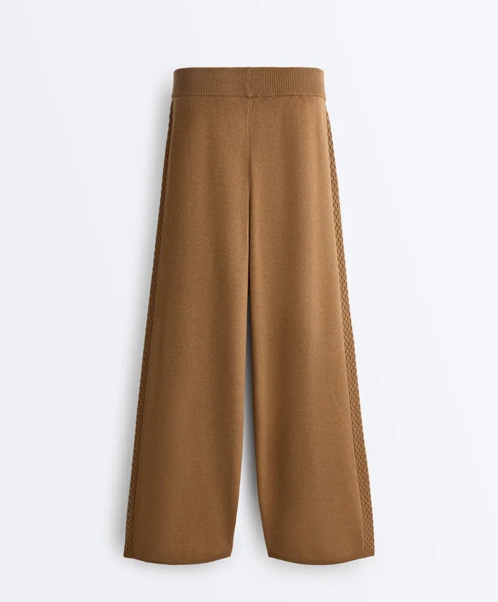 Straight-Leg Trousers with Side Knit Structure Straight-Leg Trousers with Side Knit Structure