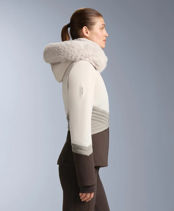 Super-Fitted Water-Resistant Colour-Block Primaloft® Ski Jacket Super-Fitted Water-Resistant Colour-Block Primaloft® Ski Jacket