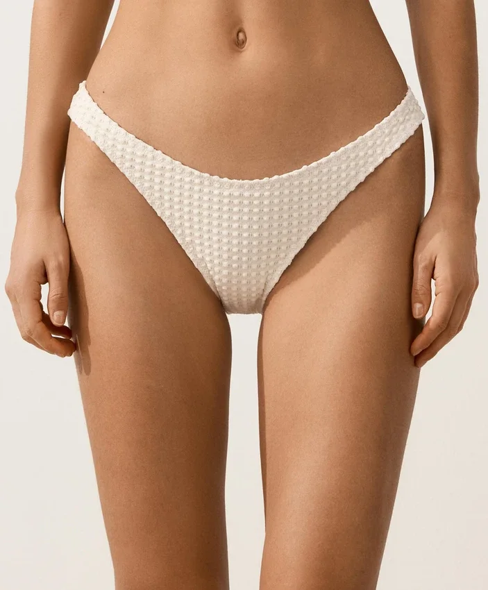 U-Cut Bubble-Texture Crochet Medium-Coverage Bikini Briefs U-Cut Bubble-Texture Crochet Medium-Coverage Bikini Briefs