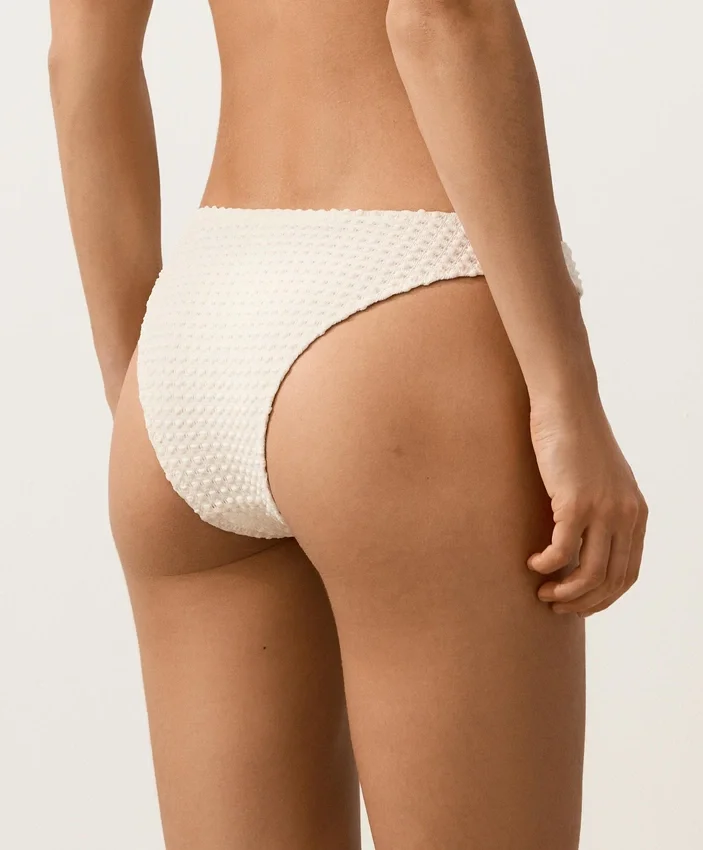 U-Cut Bubble-Texture Crochet Medium-Coverage Bikini Briefs U-Cut Bubble-Texture Crochet Medium-Coverage Bikini Briefs
