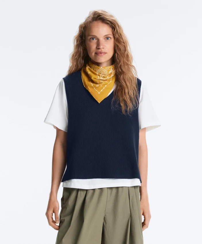 V-Neck Knit Vest V-Neck Knit Vest