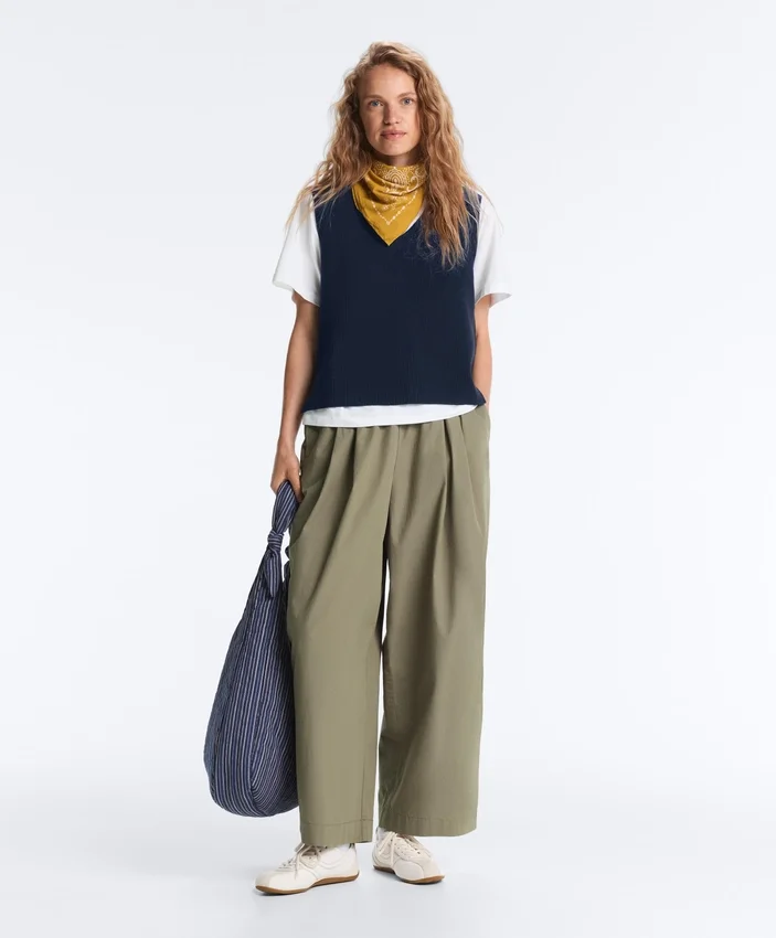 V-Neck Knit Vest V-Neck Knit Vest