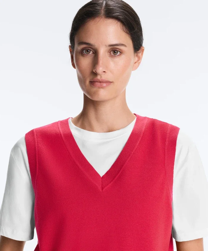 V-Neck Knit Vest V-Neck Knit Vest