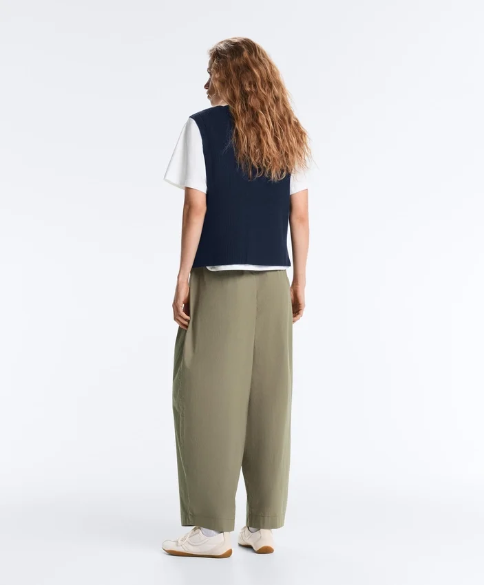 V-Neck Knit Vest V-Neck Knit Vest