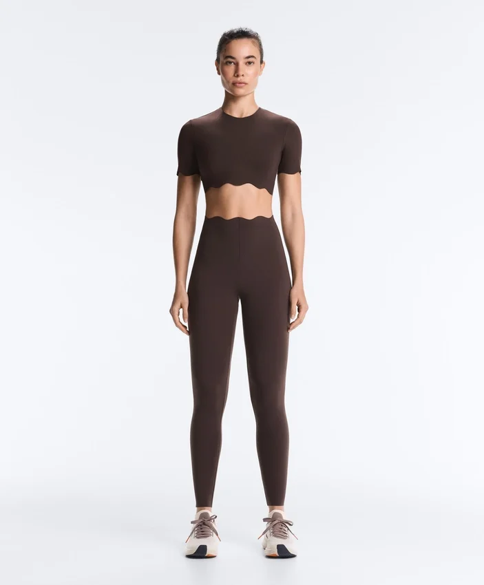 High-Rise Compressive Core Control Ankle-Length Leggings with Wave Detail High-Rise Compressive Core Control Ankle-Length Leggings with Wave Detail